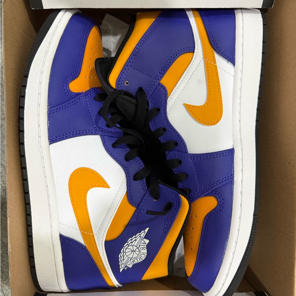 Jordan Air 1 Mid Dark Concord and Taxi